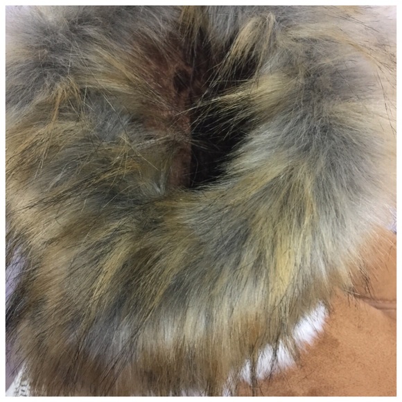 5⭐️RATED Faux Leather Warm Comfy Fall Fuzzy Winter Boot NEW Boutique Size 7 - Picture 7 of 14